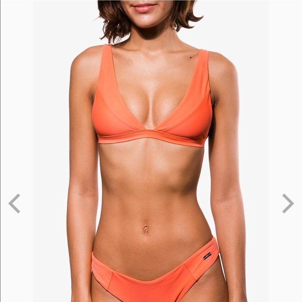 Blackbough Swim Scarlet Top Size Small